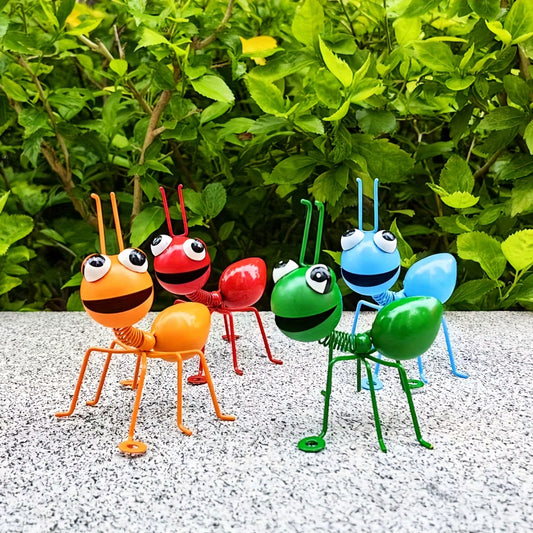 4Pcs Set of Rustic Iron Ant Sculptures with Big Eyes - Perfect for Garden & Yard Decor, Halloween Themed, No Battery Needed
